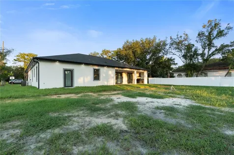 9201 Nightingale Road Weeki Wachee FL 34613