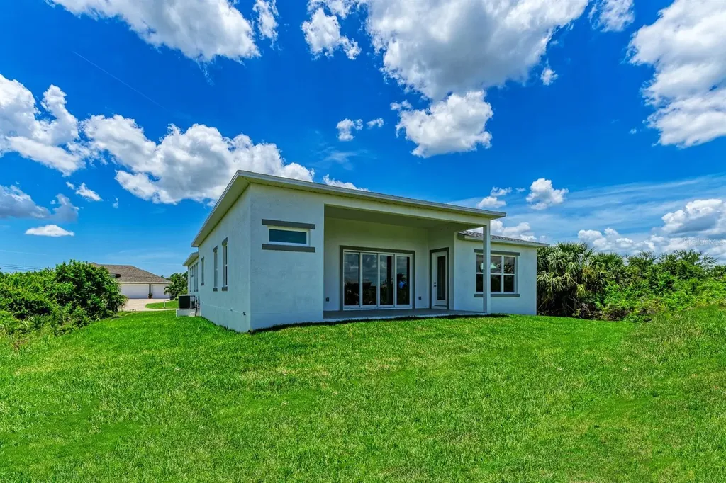 8147 Tracy Circle Port Charlotte FL 33981