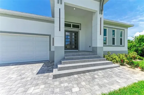 8147 Tracy Circle Port Charlotte FL 33981