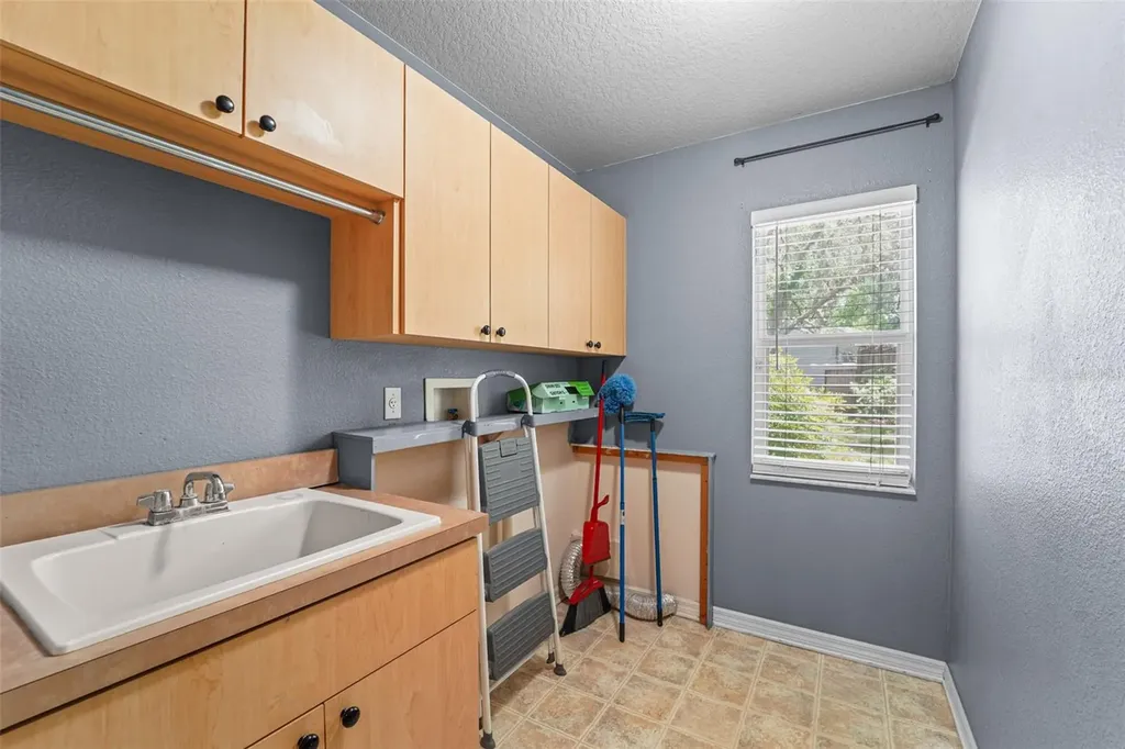 9183 Nightingale Road Weeki Wachee FL 34613