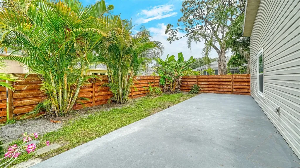 361 Bearded Oaks Circle Sarasota FL 34232