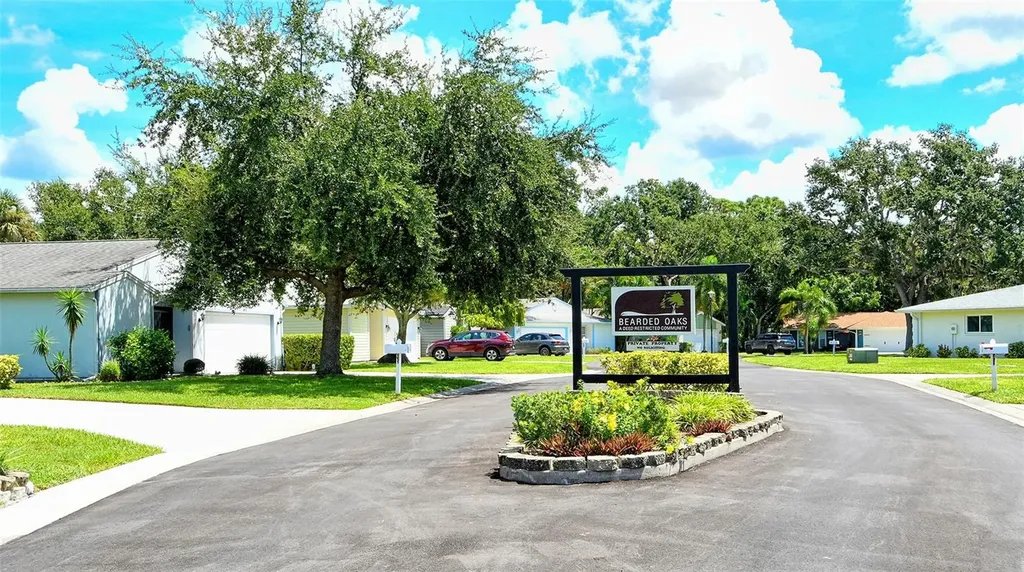 361 Bearded Oaks Circle Sarasota FL 34232