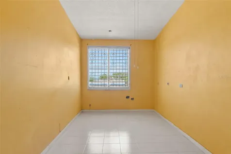 638 Calle B Com. Serrano Juana Diaz PR 00795