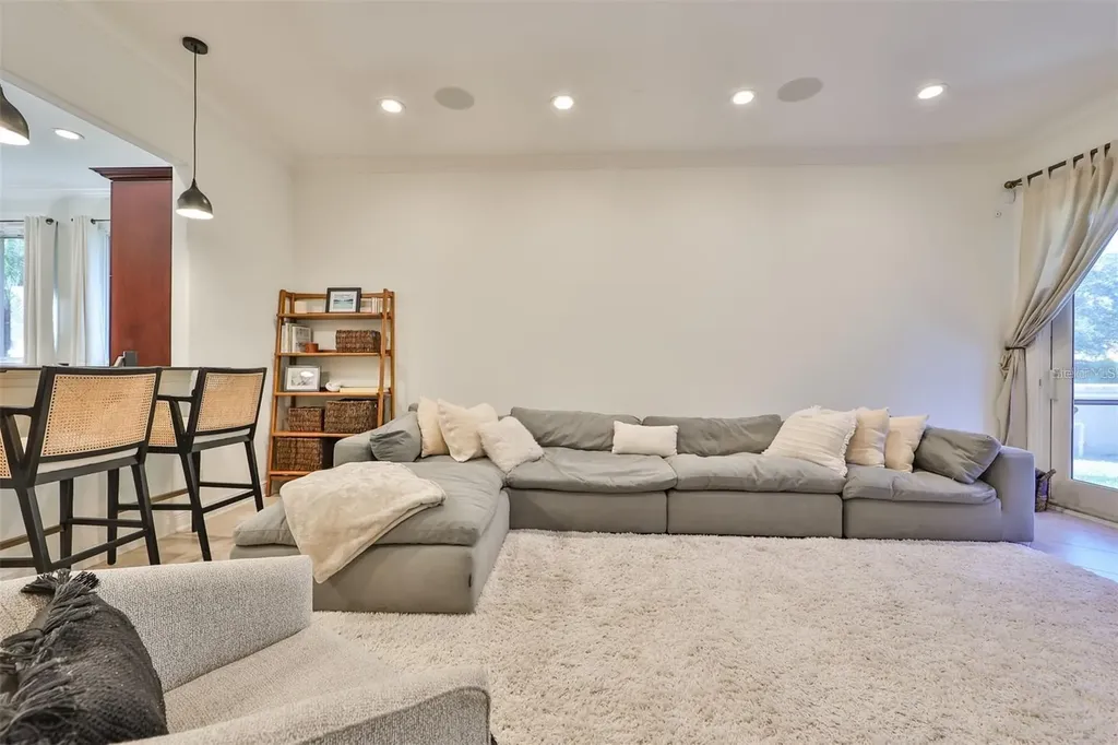 602 Saxony Boulevard St Petersburg FL 33716