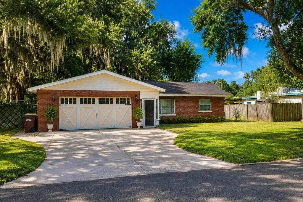1215 E Lakeshore Boulevard St Cloud FL 34769