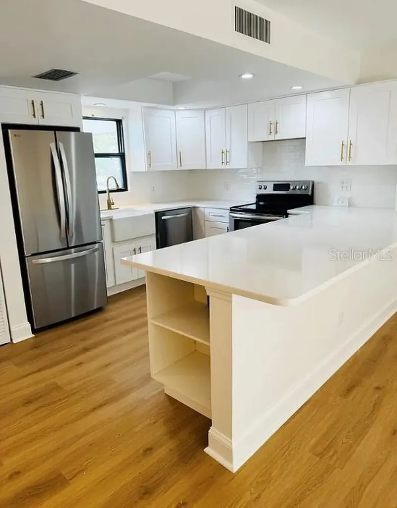 105 4th Avenue NE St Petersburg FL 33701