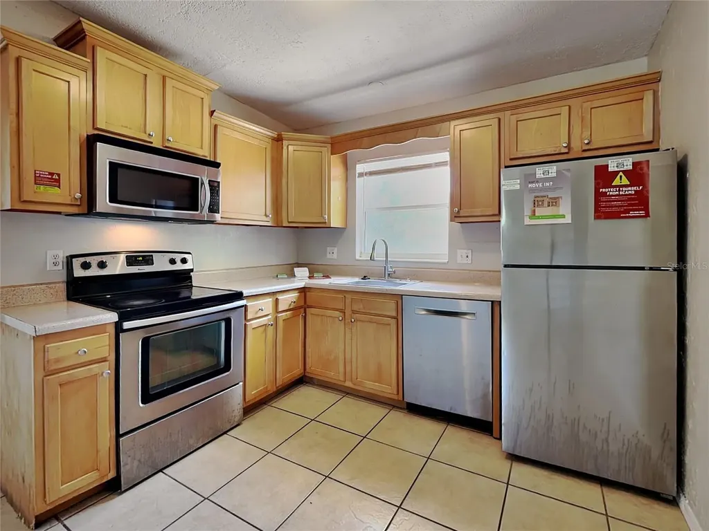 6484 44th Avenue N Kenneth City FL 33709