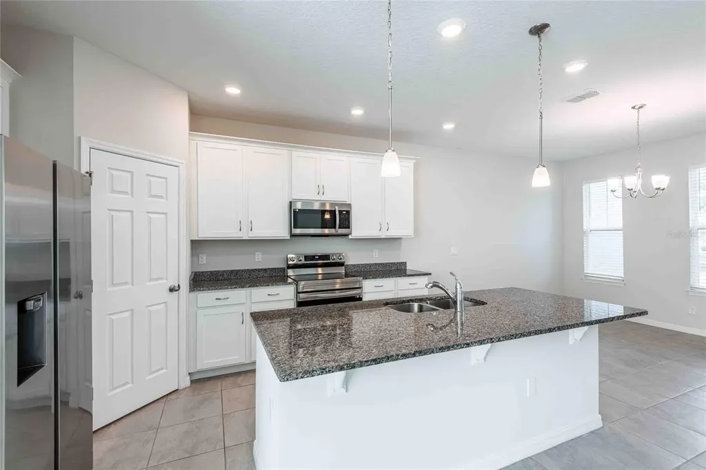 5072 Avalon Park Boulevard Wesley Chapel FL 33545