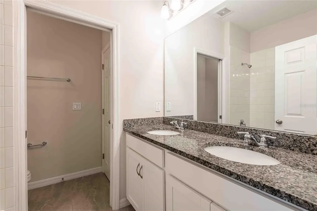 5072 Avalon Park Boulevard Wesley Chapel FL 33545