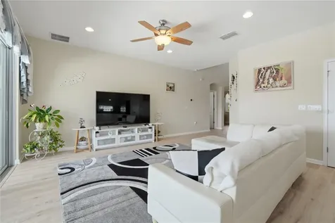 2296 Natoma Boulevard Mount Dora FL 32757