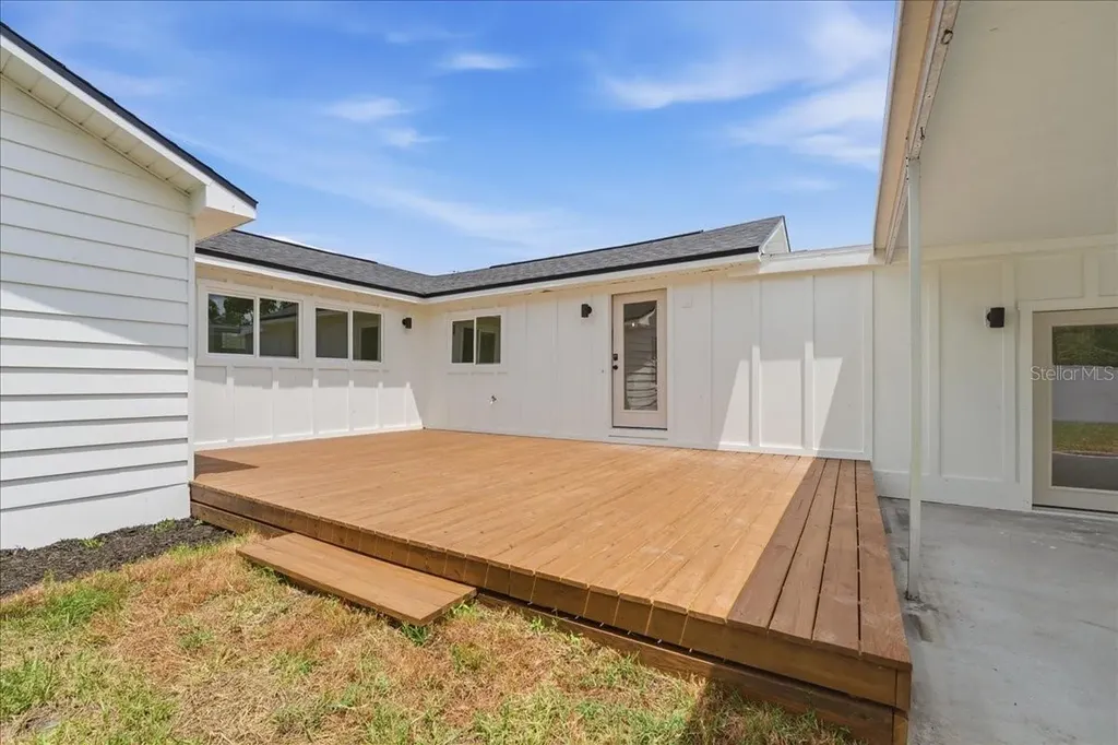 1205 40th Street W Bradenton FL 34205