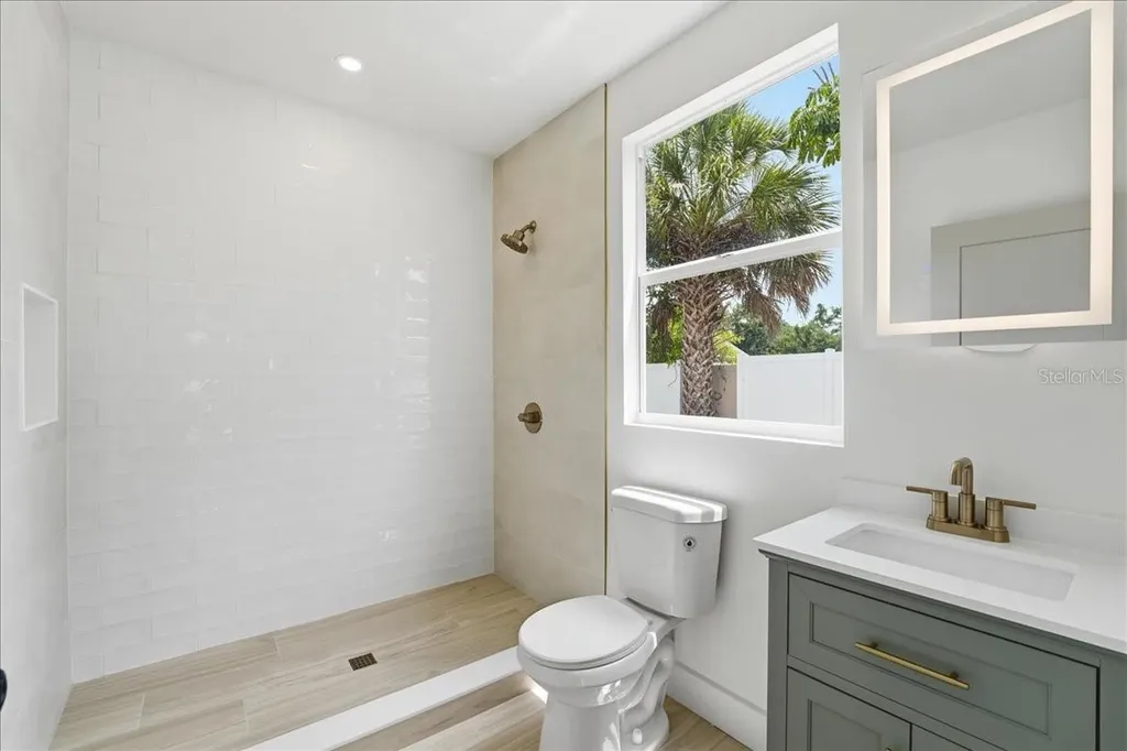 1205 40th Street W Bradenton FL 34205