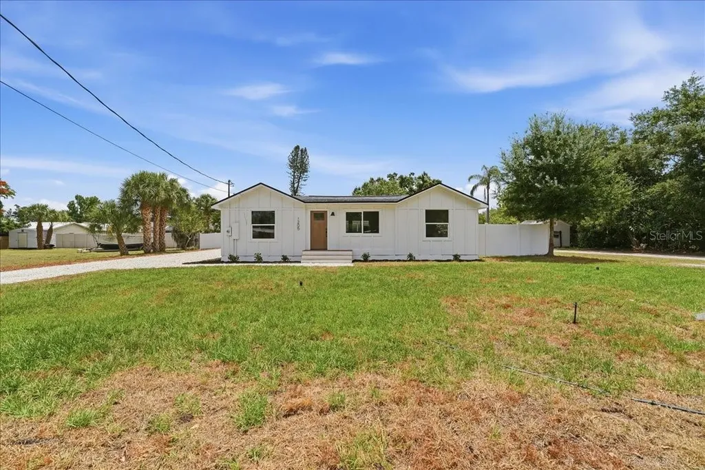 1205 40th Street W Bradenton FL 34205