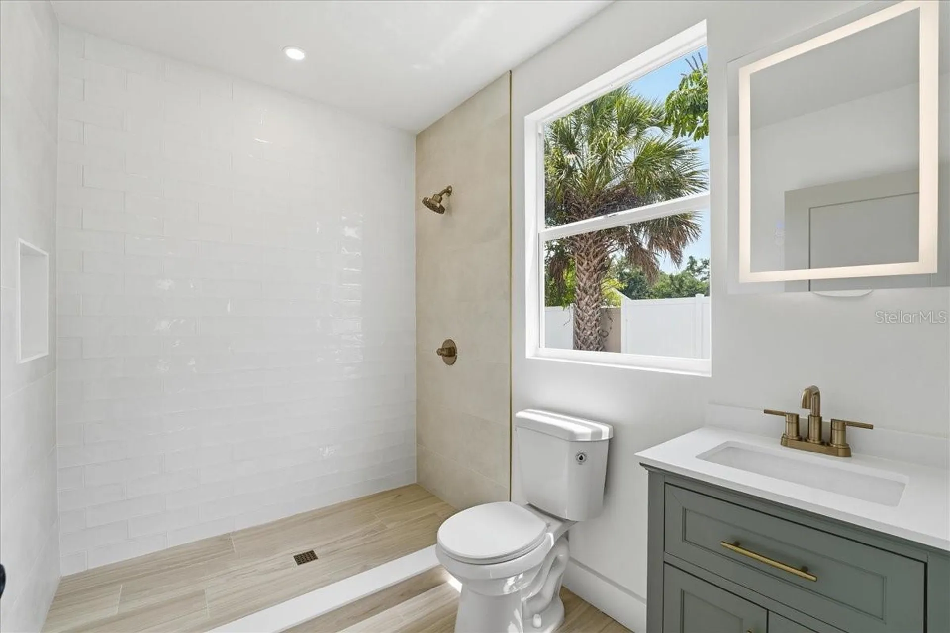 1205 40th Street W Bradenton FL 34205