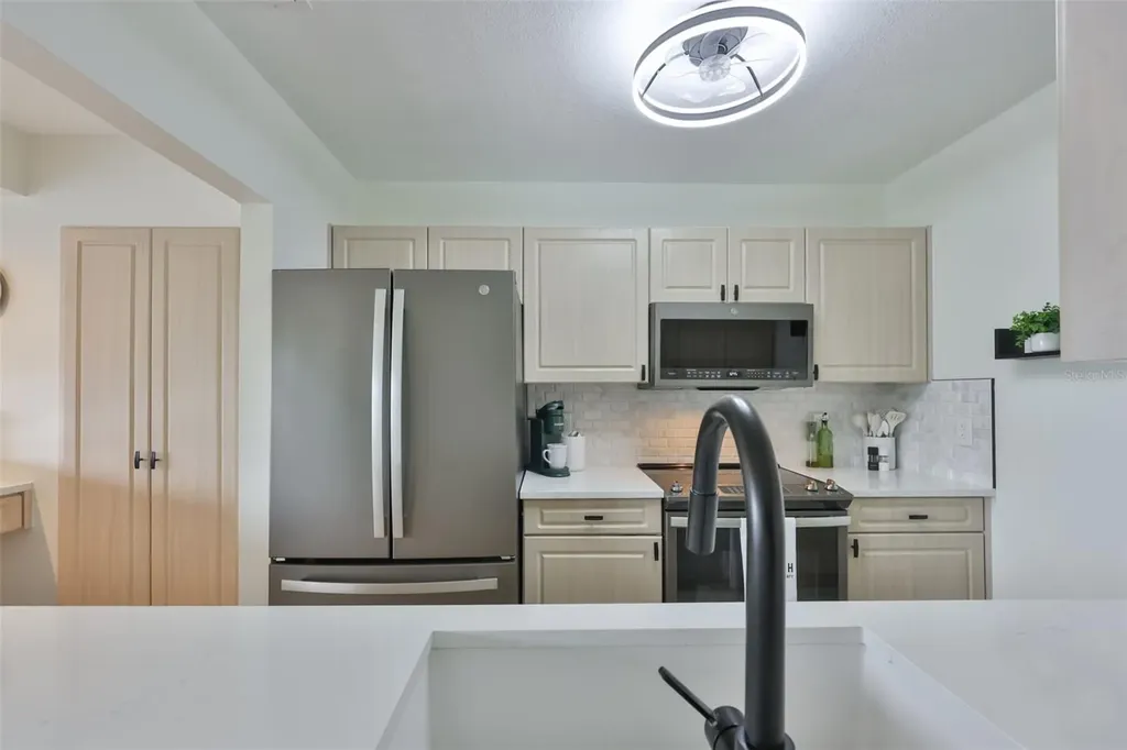 214 Glenellen Place Sun City Center FL 33573
