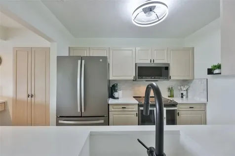 214 Glenellen Place Sun City Center FL 33573