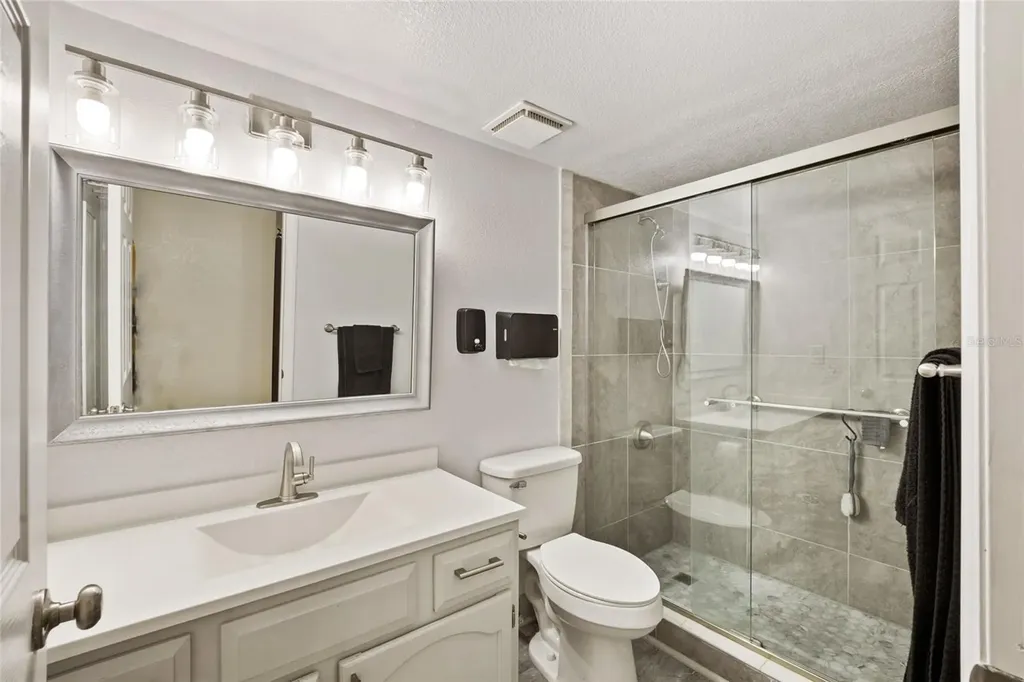100 E Oak Terrace Leesburg FL 34748