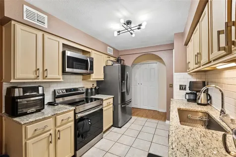 100 E Oak Terrace Leesburg FL 34748