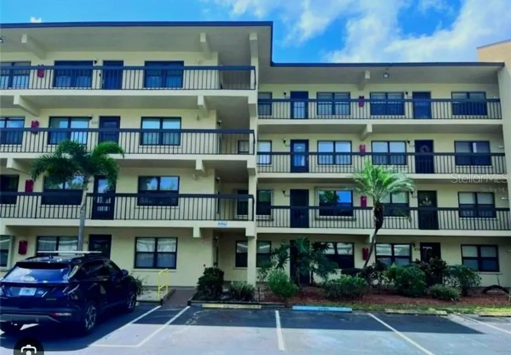 305 30th Avenue W Bradenton FL 34205