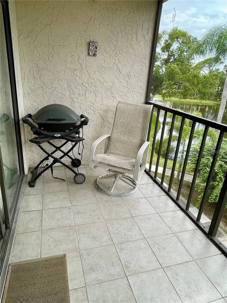305 30th Avenue W Bradenton FL 34205