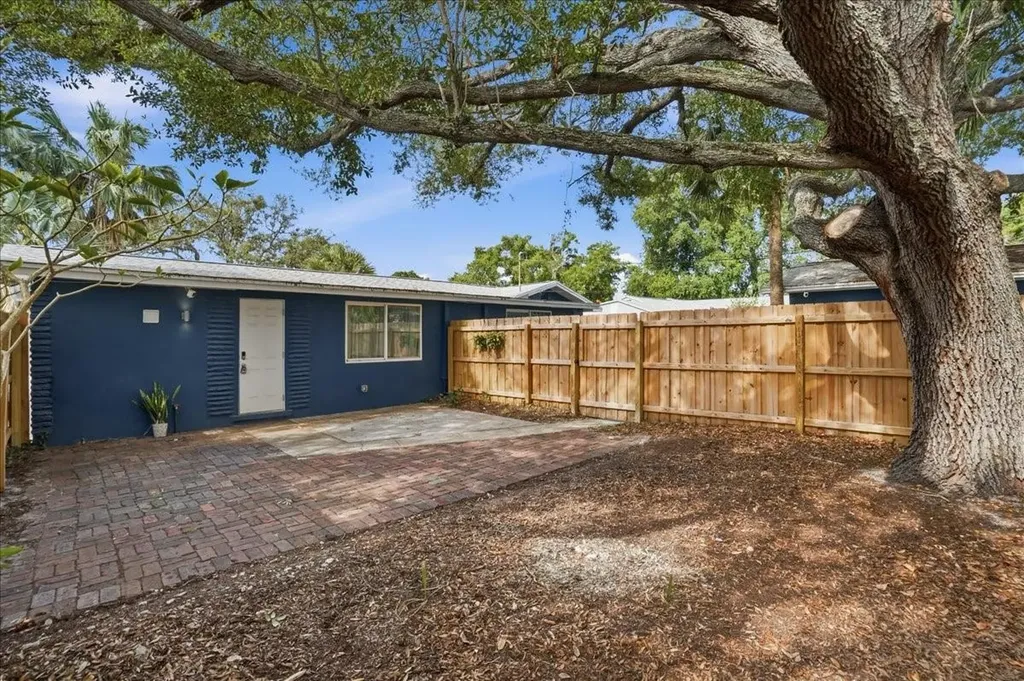 6301 11th Avenue S Gulfport FL 33707