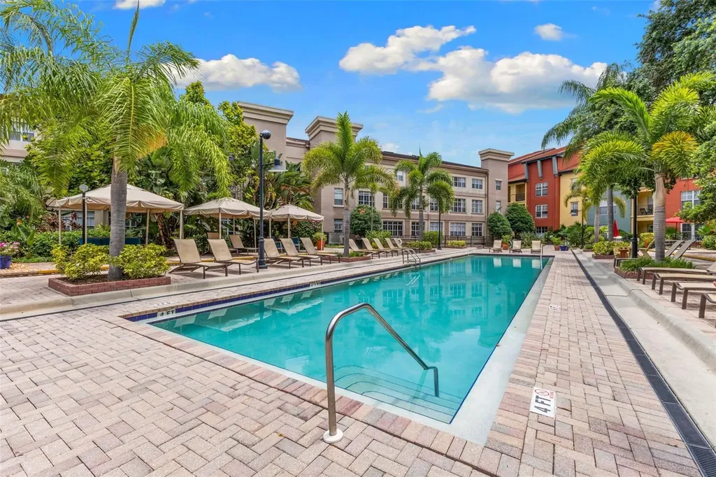 2320 W Azeele Street Tampa FL 33609