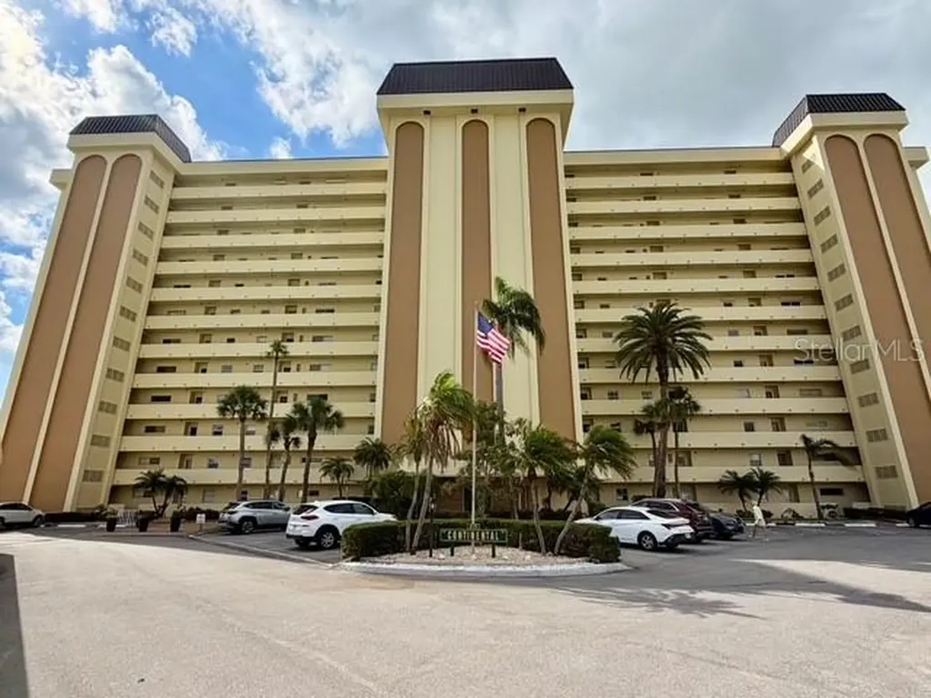 4775 Cove Circle St Petersburg FL 33708