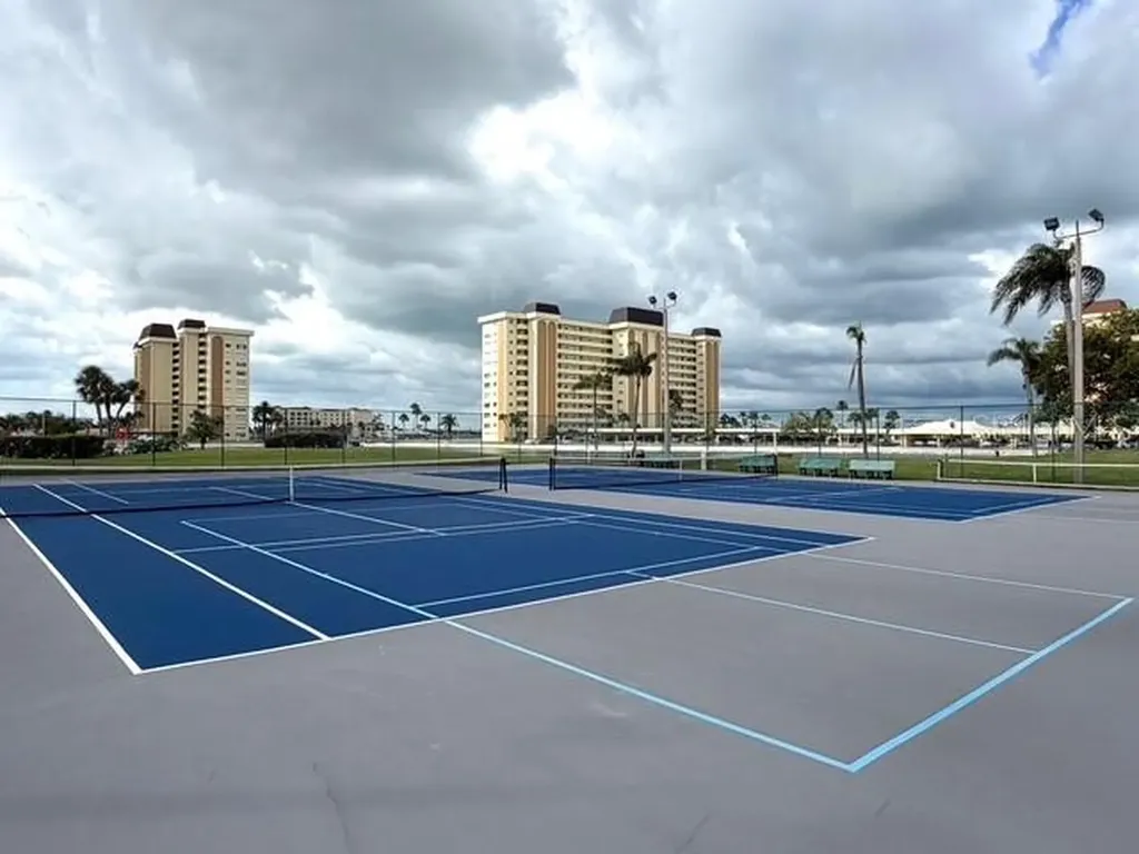 4775 Cove Circle St Petersburg FL 33708