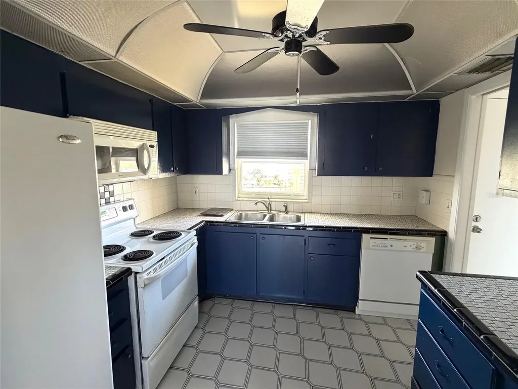 4775 Cove Circle St Petersburg FL 33708