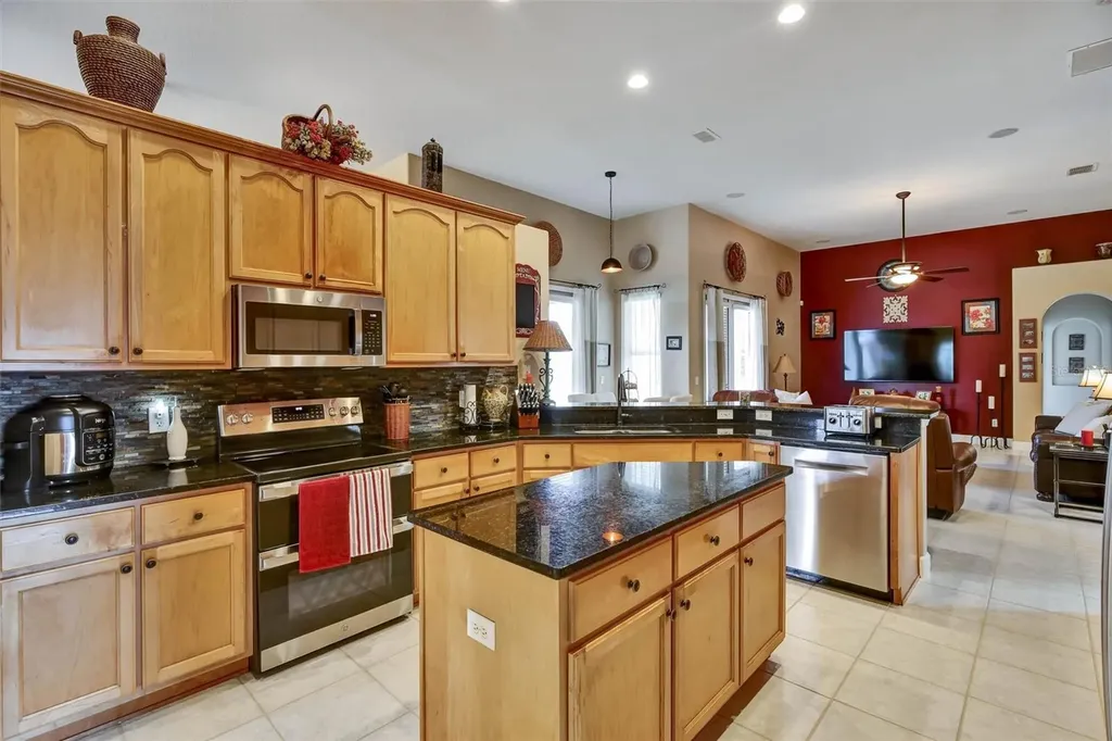 1527 Gants Circle Kissimmee FL 34744