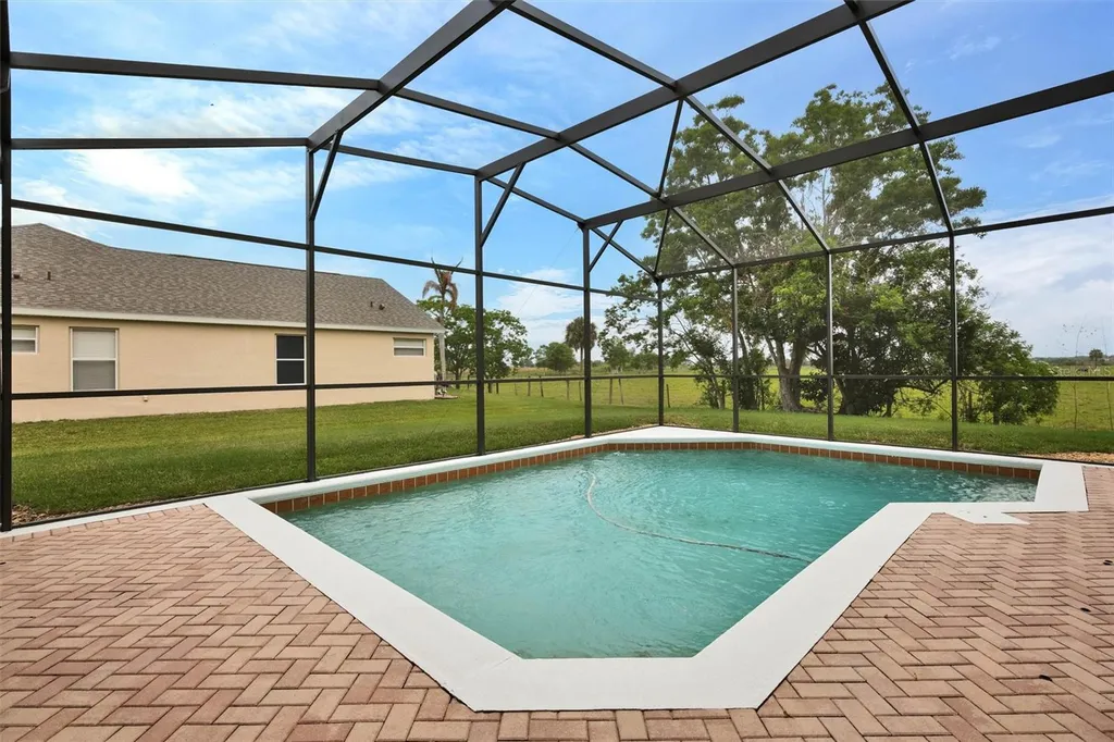 1527 Gants Circle Kissimmee FL 34744