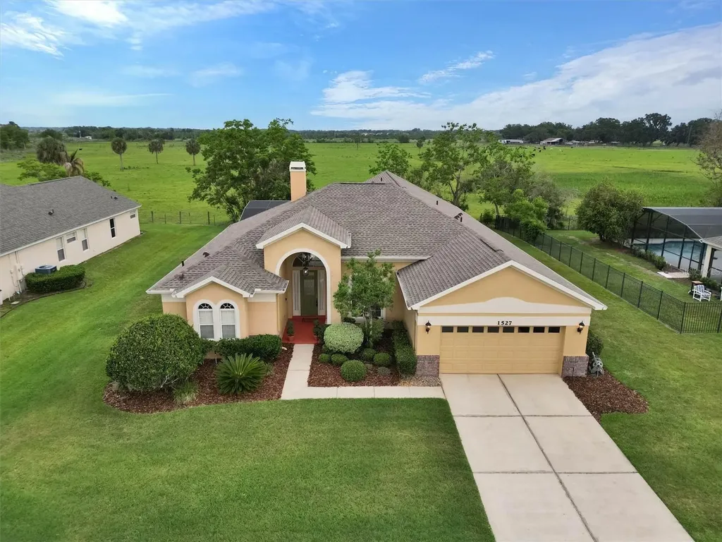 1527 Gants Circle Kissimmee FL 34744