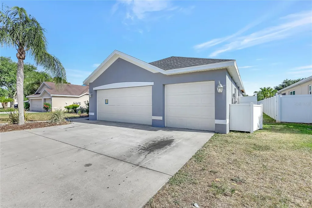 2863 Duncan Tree Circle Valrico FL 33594