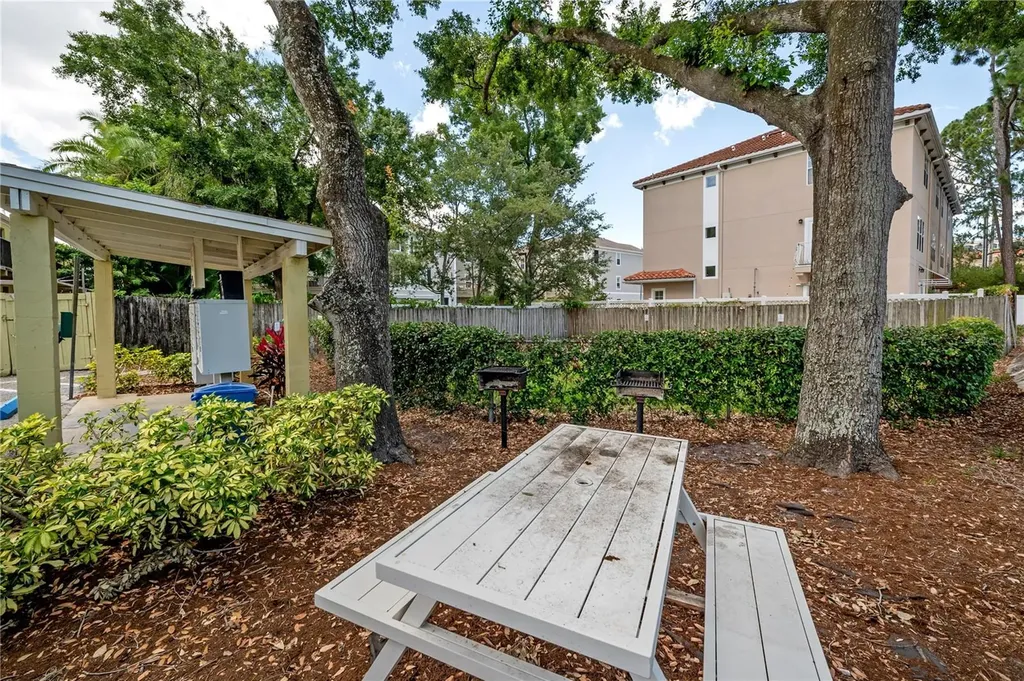 3206 W Azeele Street Tampa FL 33609