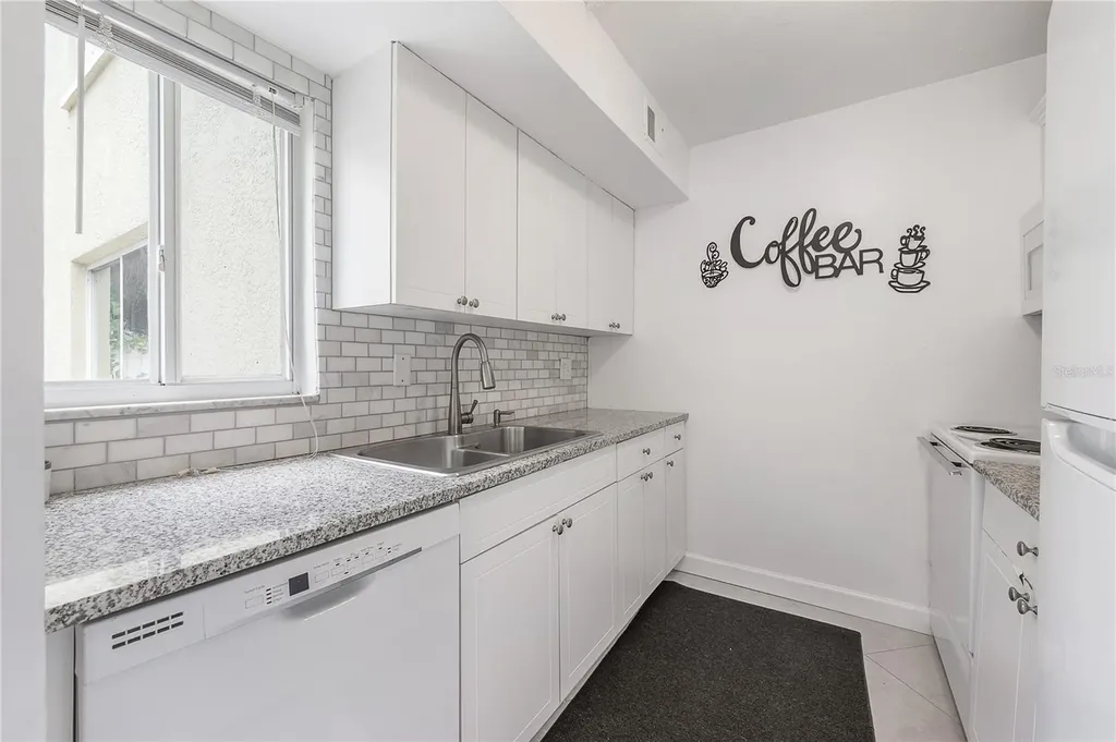 3206 W Azeele Street Tampa FL 33609