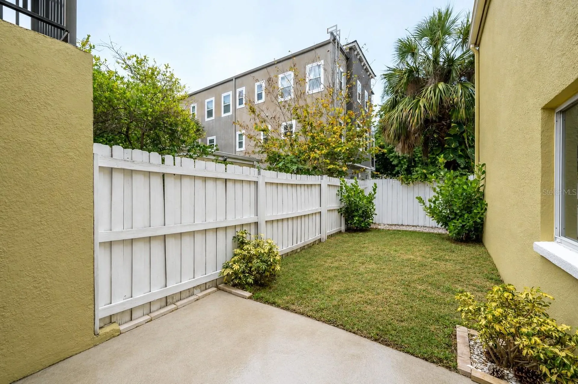 3206 W Azeele Street Tampa FL 33609