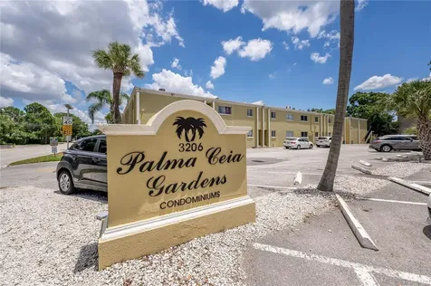 3206 W Azeele Street Tampa FL 33609