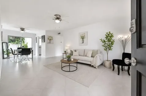 3206 W Azeele Street Tampa FL 33609