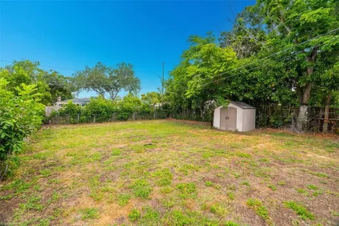 2926 40th Avenue N St Petersburg FL 33714