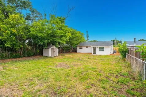 2926 40th Avenue N St Petersburg FL 33714