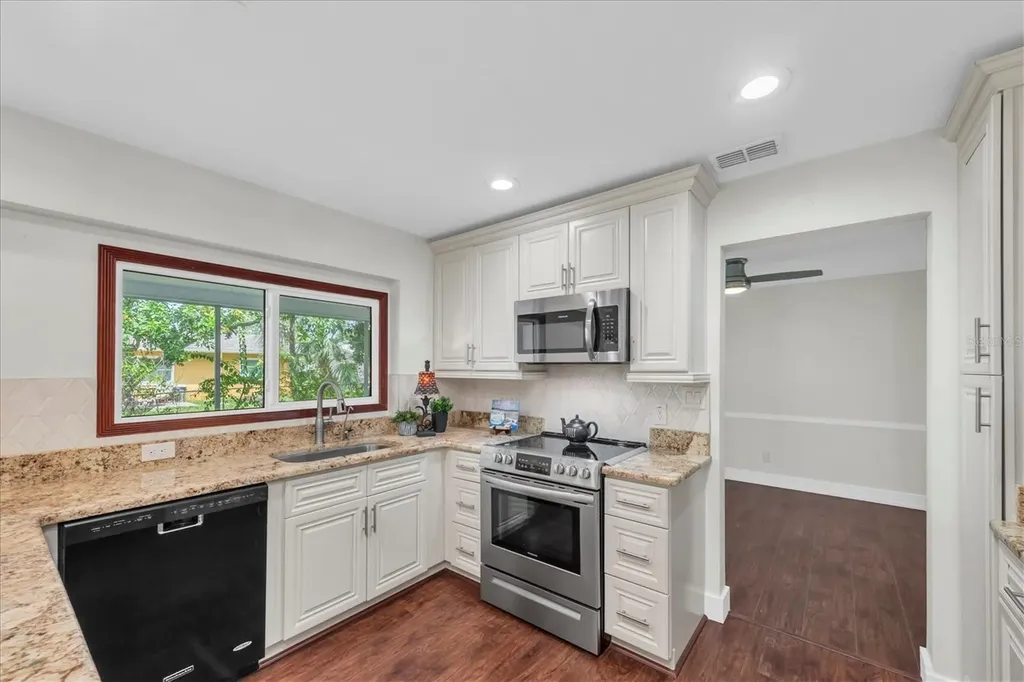 6212 20th Street S St Petersburg FL 33712