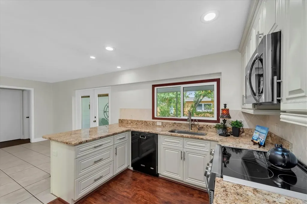 6212 20th Street S St Petersburg FL 33712