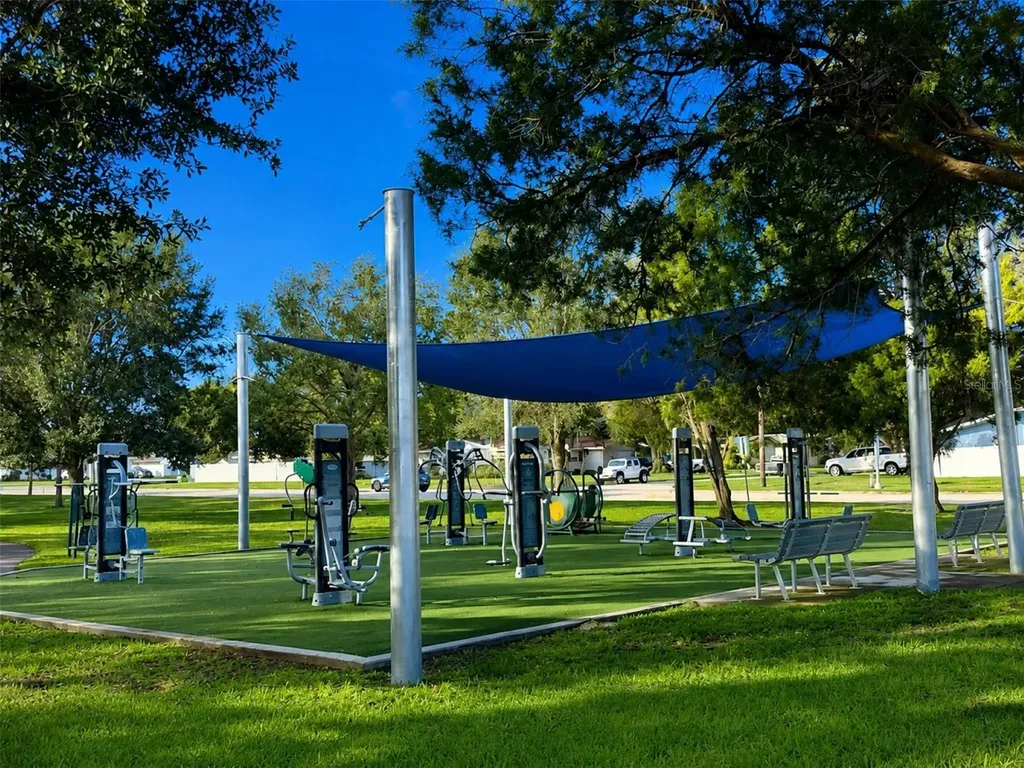 6212 20th Street S St Petersburg FL 33712
