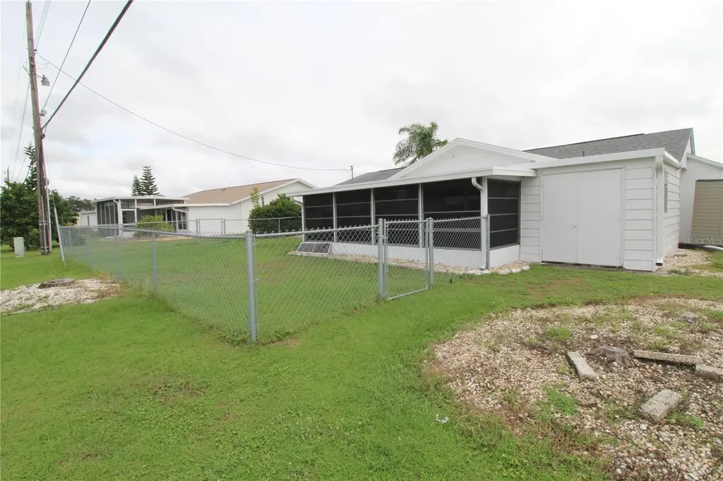 1104 Desert Hills Drive Sun City Center FL 33573