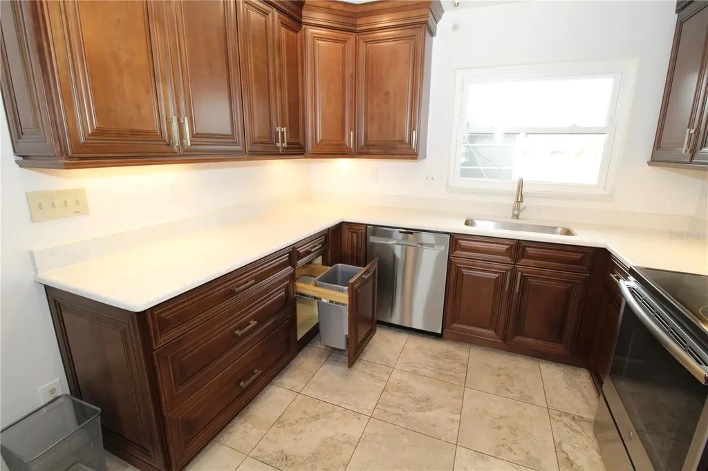 1104 Desert Hills Drive Sun City Center FL 33573