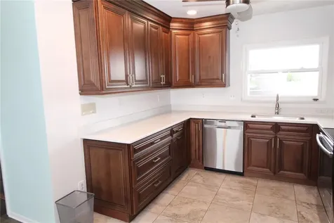 1104 Desert Hills Drive Sun City Center FL 33573
