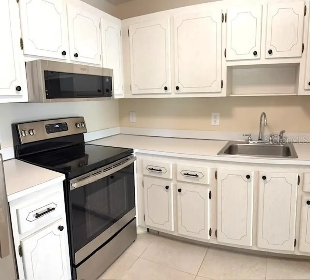302 Canton Court Sun City Center FL 33573