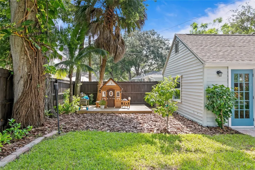 1101 11th Street N St Petersburg FL 33705