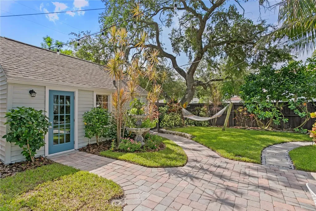 1101 11th Street N St Petersburg FL 33705