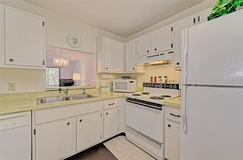 144 Pinehurst Drive Bradenton FL 34210